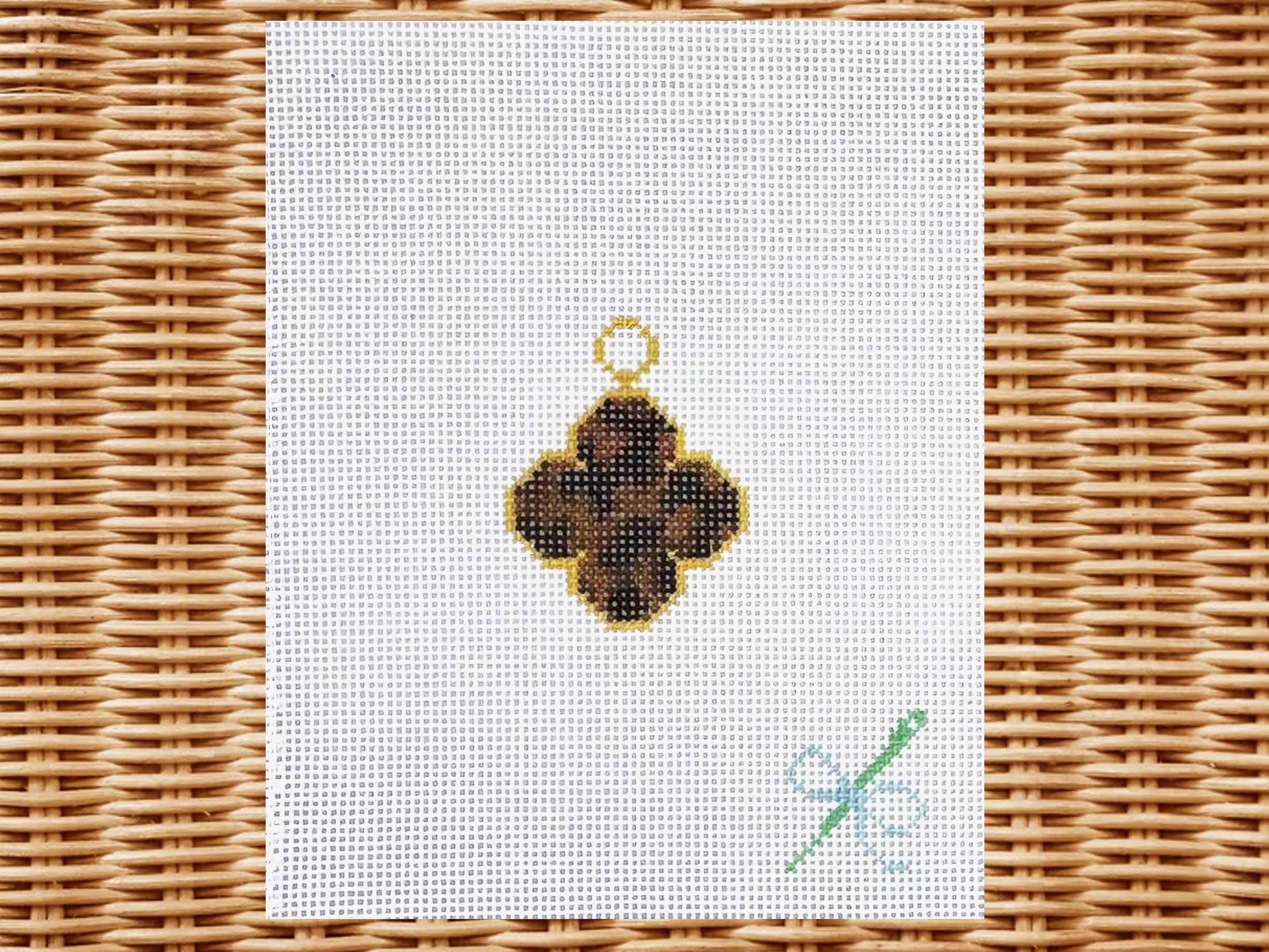 Tortoiseshell Clover Charm Canvas (18 Mesh)