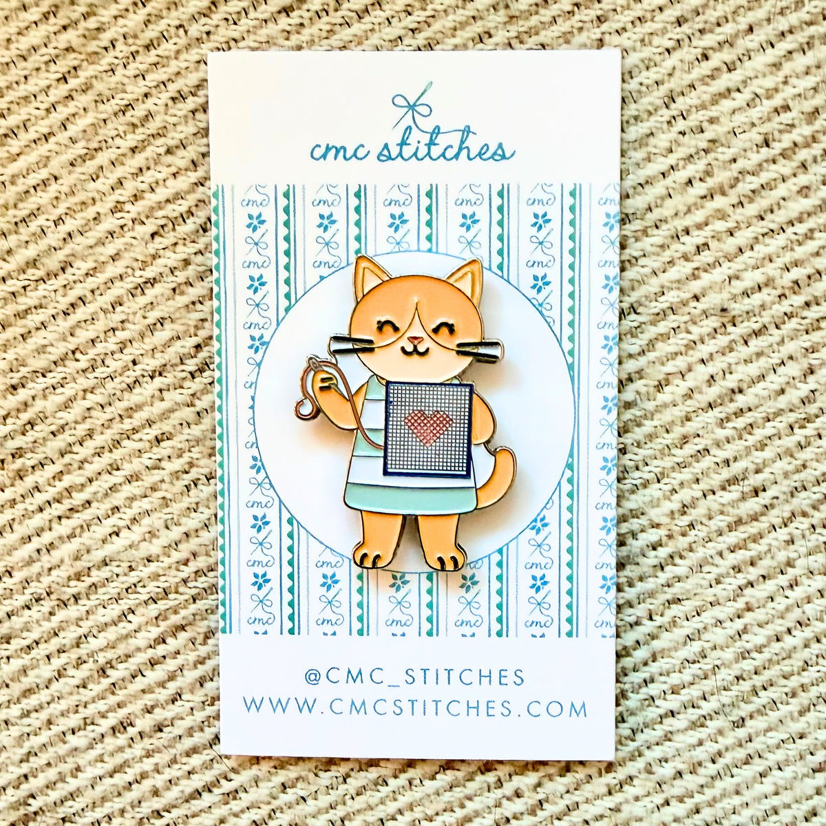 Needlepointing Kitty Needleminder