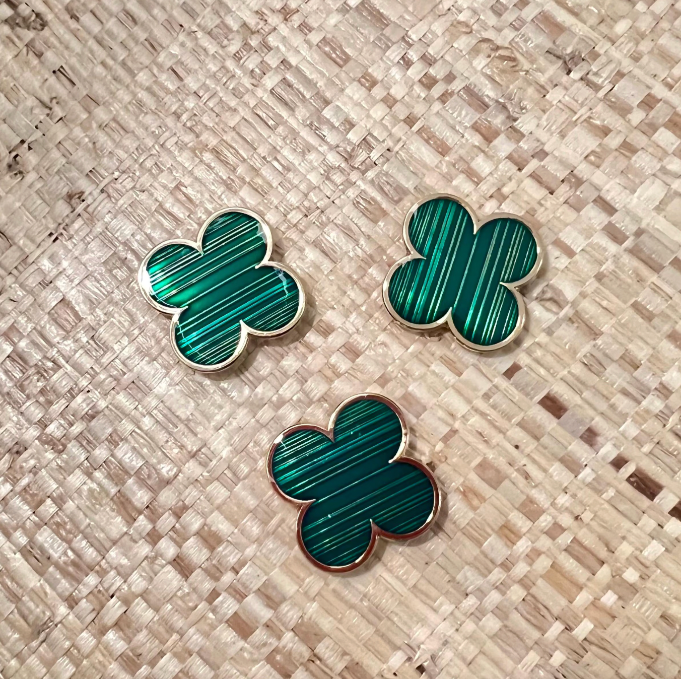 Green Clover Enamel Magnetic Needle Minder